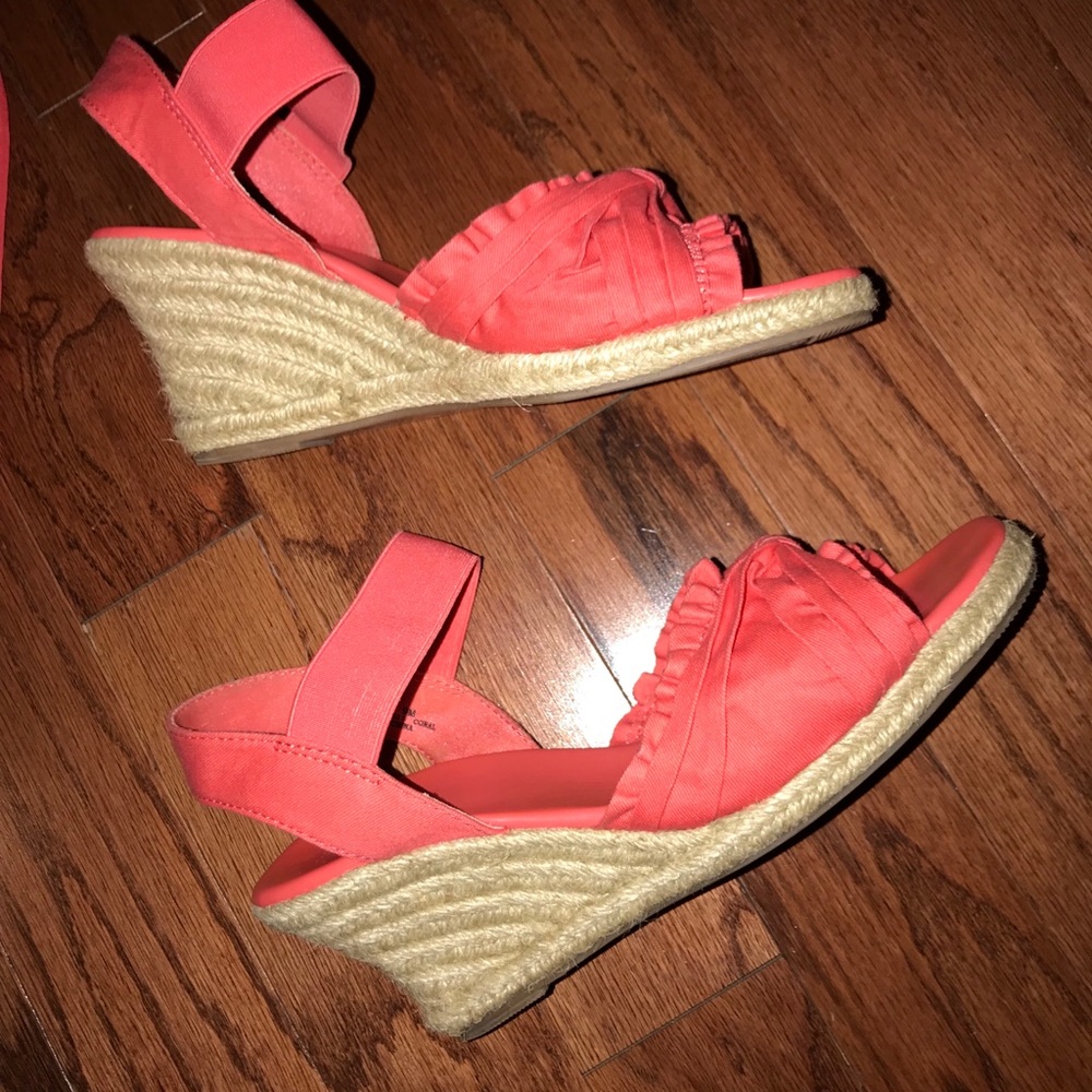 Wedge sandal by Kim Rogers size 9